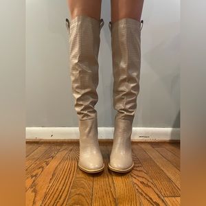 NEW Gray Crocodile Print Boots